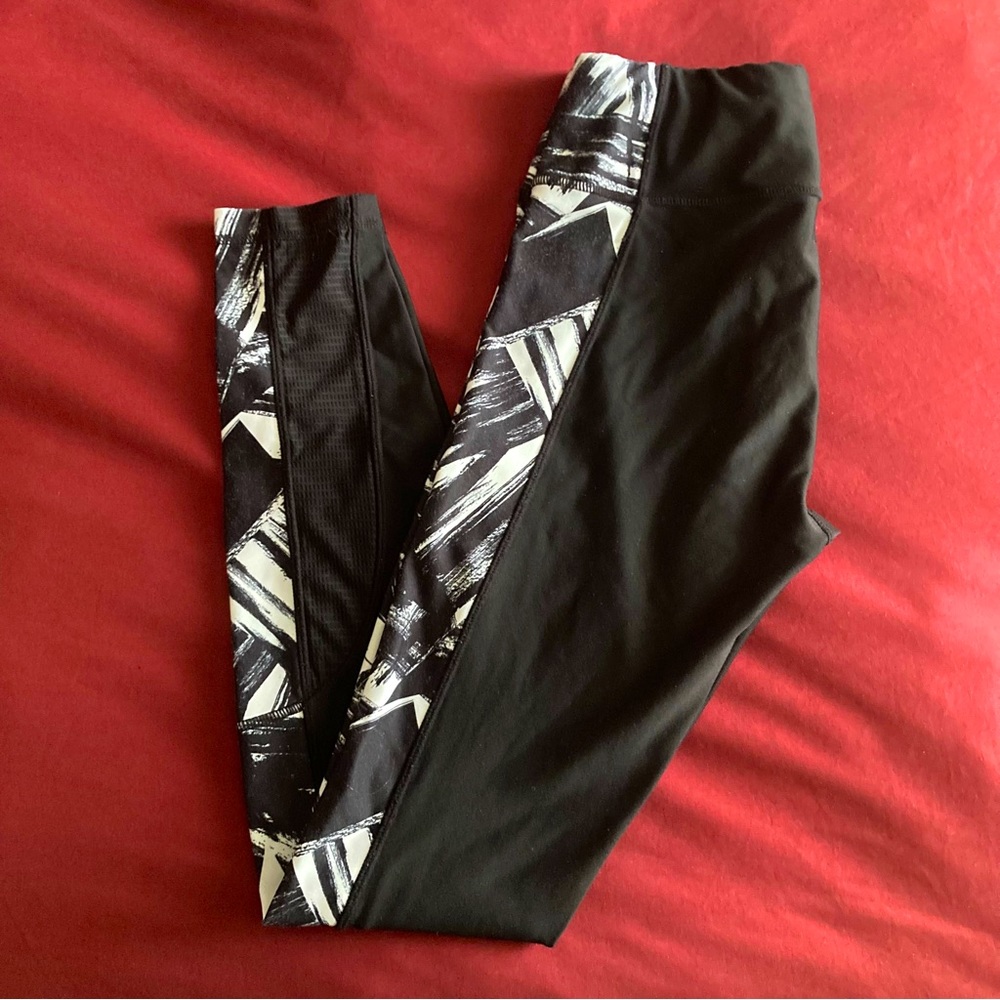🖤🤍 Reitmans Hyba black & white leggings in XS